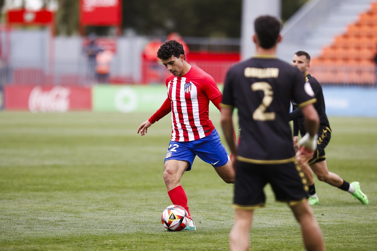 AtletiAcademia's tweet photo. Un centro que fue un regalo 🎁

¡Otro partidazo que te has marcado, Pablo! 🔝 https://t.co/vcwDqkyK5x