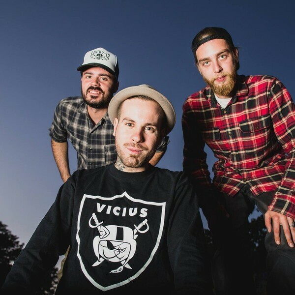 franceinter's tweet image. Direction #Strasbourg pour le #LeGrandDimancheSoir ! @Charlineaparis et sa bande sont en direct depuis la @CMD_Strasbourg avec #NadiaDaam et @DirtyDeepBlues pour un live aussi enflammé qu'une tarte flambée !
Rejoignez-nous, c'est maintenant ! ➡️ l.franceinter.fr/g3k