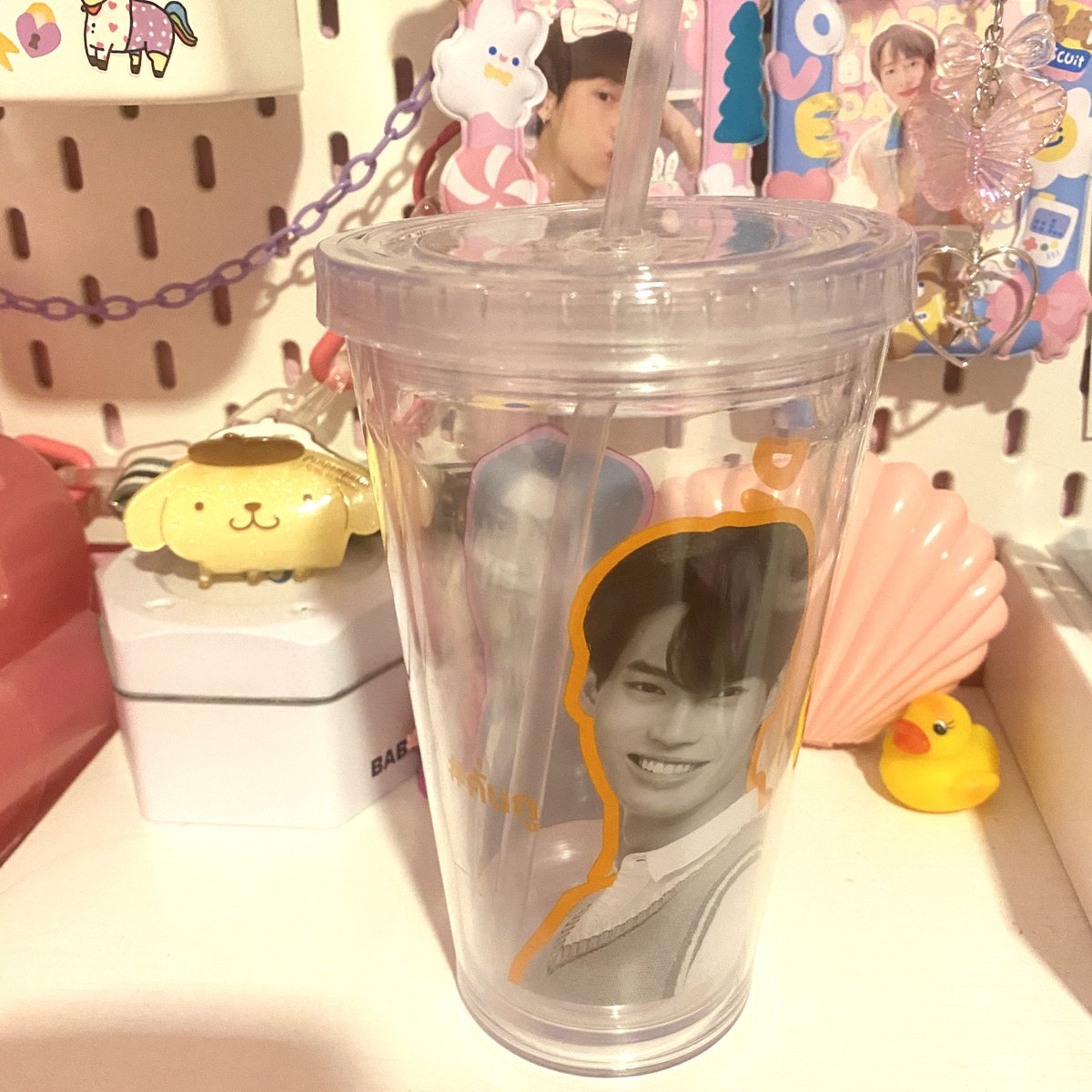 Princess_wink_'s tweet photo. แก้วน้ำไบร์ทวินจาก dunkin ยังไม่เคยใช้ซื้อมาเก็บไว้เฉยๆ 150฿ รวมส่งค่ะ🌺✨✨
ขอดูรูปเพิ่มเติมได้ พร้อมโอนลดได้คั๊บ♥️♥️ #ตลาดนัดไบร์ทวิน #ตลาดนัดgmm #ไบร์ทวิน #คั่นกู  #Brightvachirawit #winmetawin https://t.co/iZnLZBrFG2