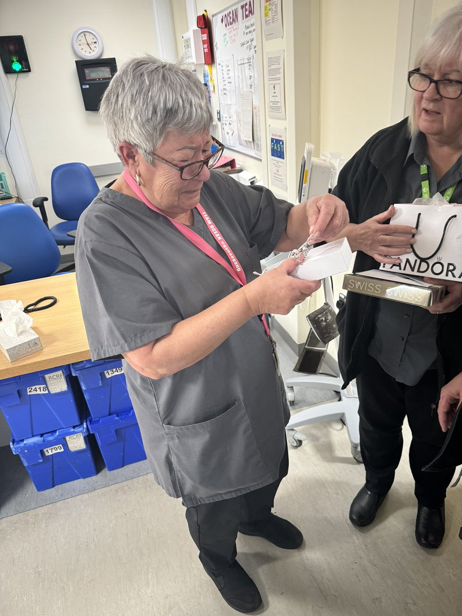 A very teary afternoon on ocean as we say goodbye to our housekeeper , Leslie. Leslie has worked in the trust for 28 years and is an absolute ray of sunshine! She will truly be missed!! All the best in your retirement Leslie!🩷 @UHP_NHS @Claire_O_1972 @EmmaJLCollins