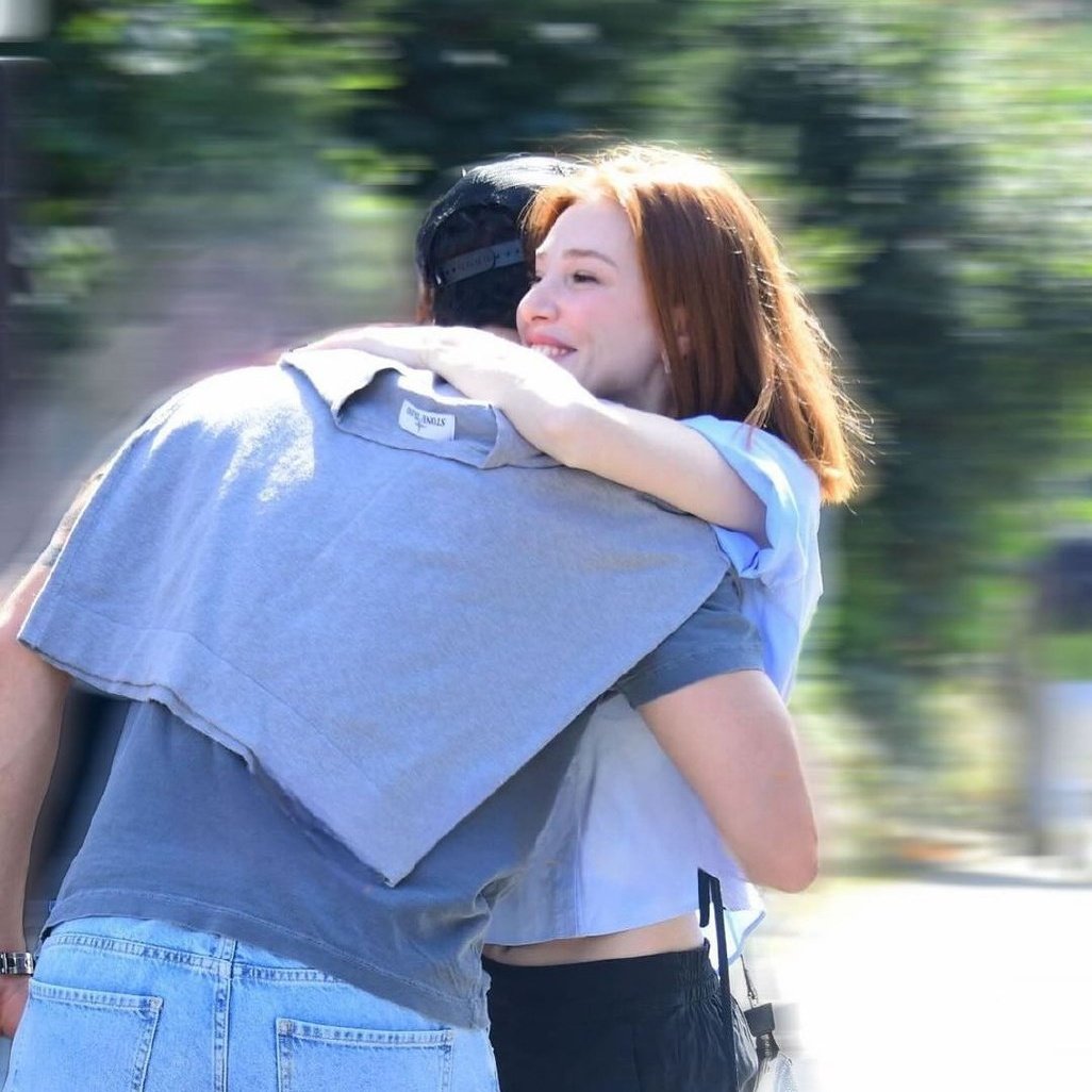 maviyesil8587's tweet photo. Ağlıyorum... çok duygulandım şu an🩵🩵🥰🥰🥹🥹

#ElçinSangu #BarışArduç @elcnsng @baris_arduc https://t.co/XCTka07XIQ