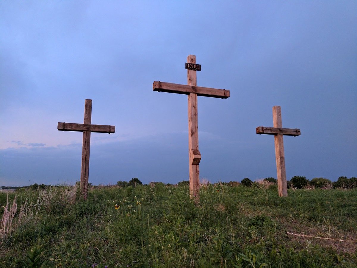 May you feel the love of God on this blessed day. Wishing you and your family blessings, love, and peace this Easter. ❤️✝️