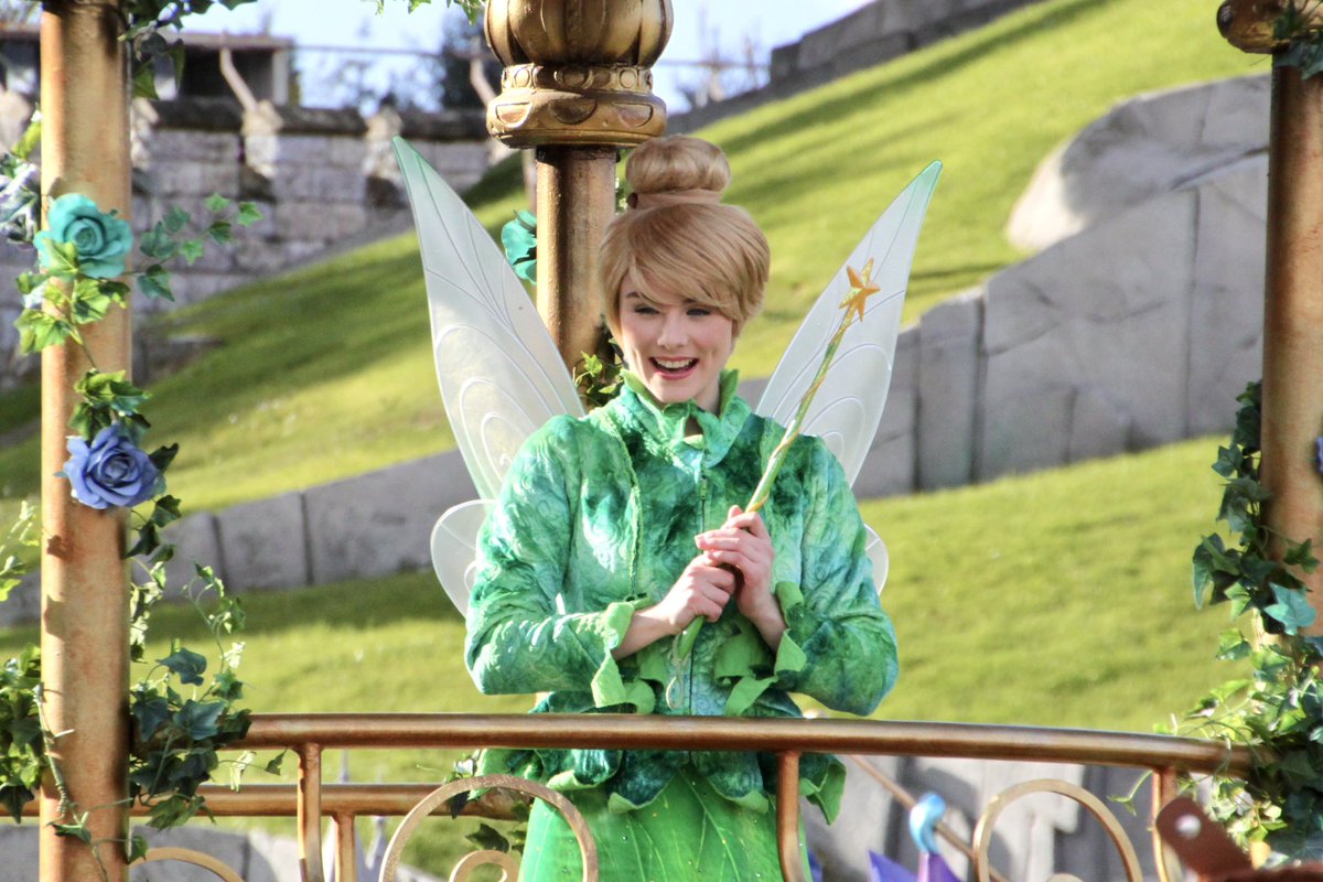 CharactersPBlog's tweet photo. A special guest star on today’s performance of "Disney Stars On Parade": Tinkerbell ✨ After all, anyone can be a princess! 

#Tinkerbell #PeterPan #Clochette #DisneyParade #DisneylandParis #DisneyParks #DisneyStarsOnParade https://t.co/KLBhdeHkKU