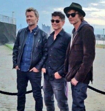 #ahaeveryday ＃毎日アーハ　#mortenharket  #waaktaarpal #magnef #AHA  ＃イケおじ
今日から新年度ですね😃
週末の陽気で一気に桜も開花🌸
環境が変わる方はストレス感じることもあるかもですが、音楽の力でリラックスしていきましょう☕️