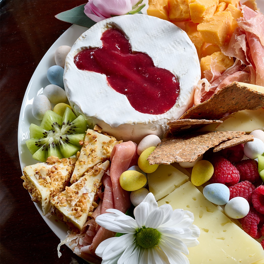 TheAmericanClub's tweet photo. Reimagining Easter traditions at Destination Kohler 🐰🥚🎉

#TheAmericanClub #EasterWeekend #HappyEastter #EasterActivity https://t.co/vLTGF6Qmzg