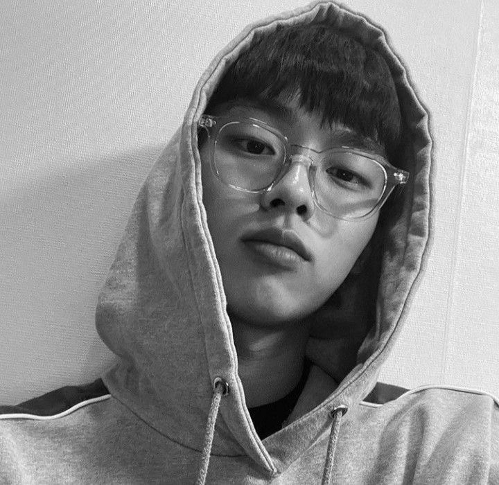 My plan was taking a rest on weekend.. but who knows that I need to go outside and do some stuff. I was having fun for two days straight! I’ve been beaten up.