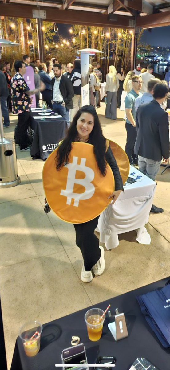 Just a small town girl Living in a #Bitcoin world😜