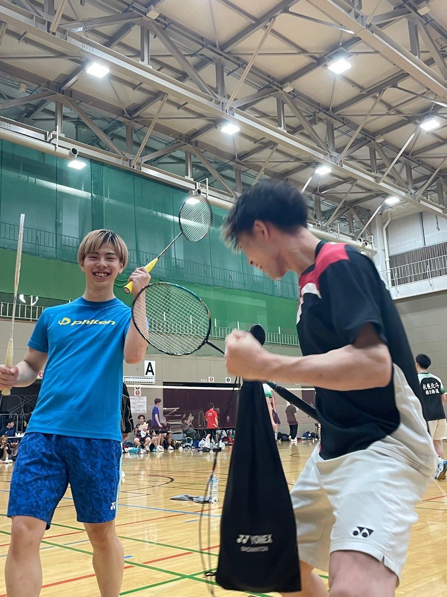 hubadminton's tweet photo. 部員紹介24

本間吏貴（新2年）
農学部応用生命科学科
北海高校

思いついたことを全部口に出してしまうタイプ
話がコロコロ変わるけど適当に相槌しておけばok
最近優しい男に生まれ変わったらしい👨
バドちょー強い🏸🏸💪
いいところも多少はあるが、この余白はそれを書くには狭すぎる https://t.co/exlJ1rDn3B
