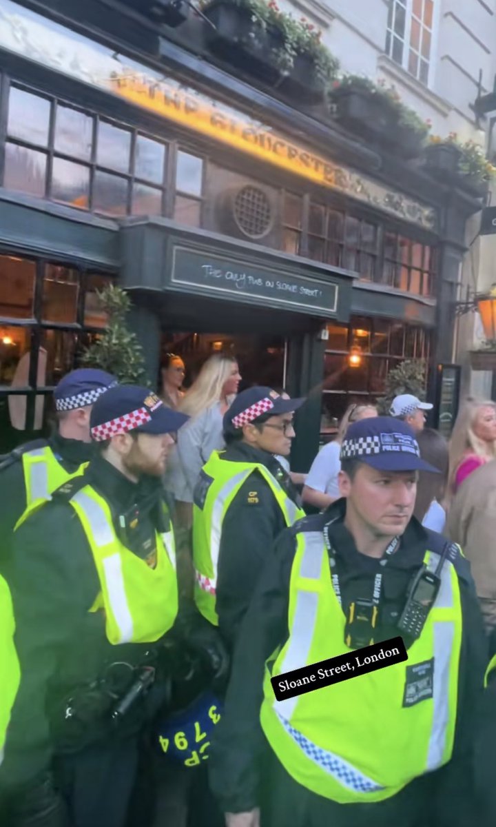 So there was a Traveller and Gypsy “meet up” in London today with young people just to socialise & the police were out in force to stop them going to shops, restaurants etc. A disgrace that these young people being treated like this. No trouble, only from the @metpoliceuk