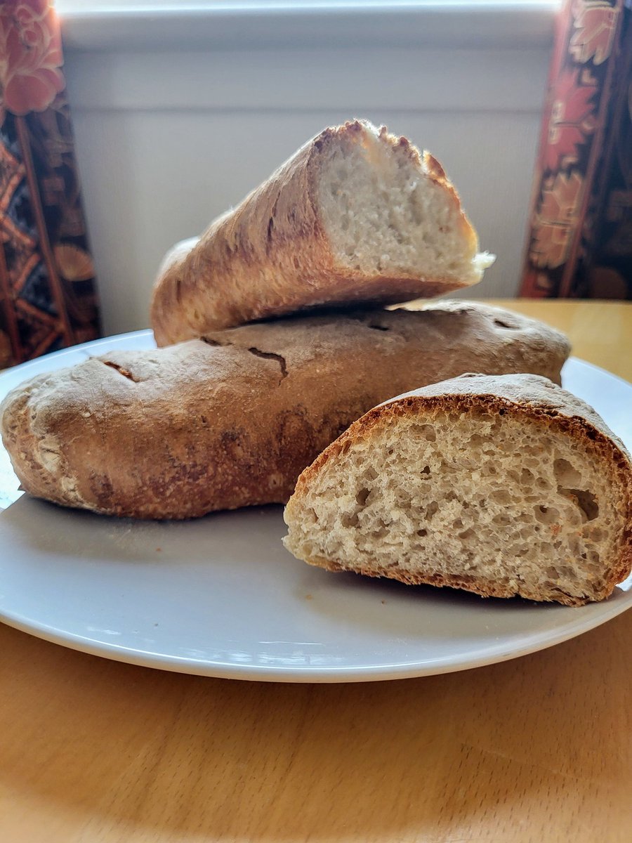Egle_Tn's tweet photo. Baguette habemus 🥖. 2nd try, needs some more effort on crust management, but 🤌 https://t.co/JoaWl4LPk1