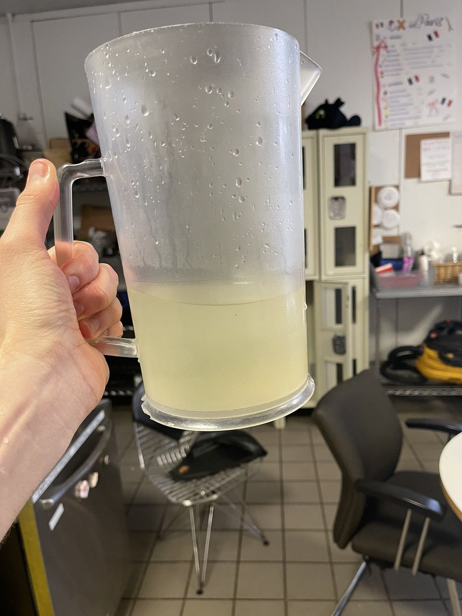 ExLibToaster's tweet photo. unlocked an unlimited lemonade glitch #greatfiresforever https://t.co/0fGBEM7wYs