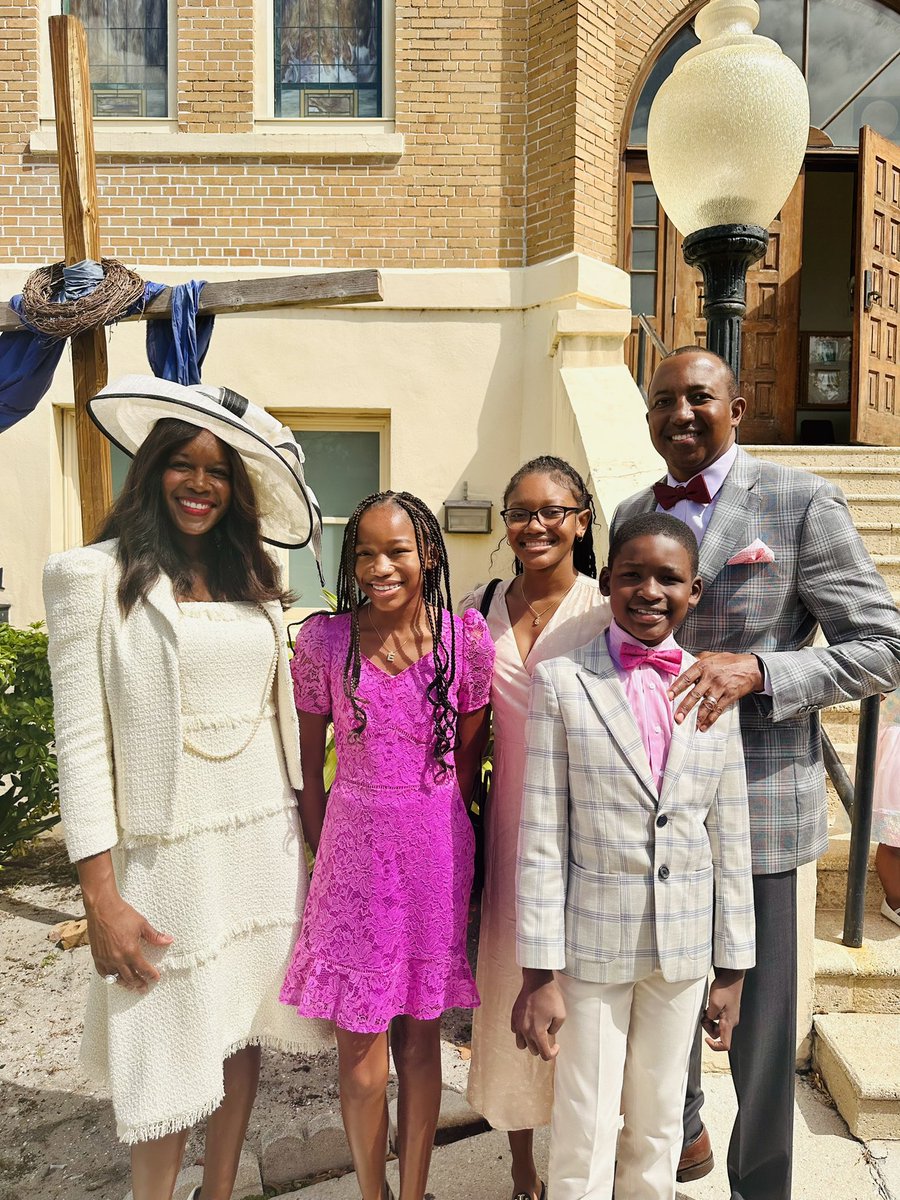 Especially blessed to spend this joyous Easter Sunday with my family. Thank you Lord for blessing us in so many ways. #HeIsRisen #ResurrectionSunday #Thankful #Blessed🙏🏾