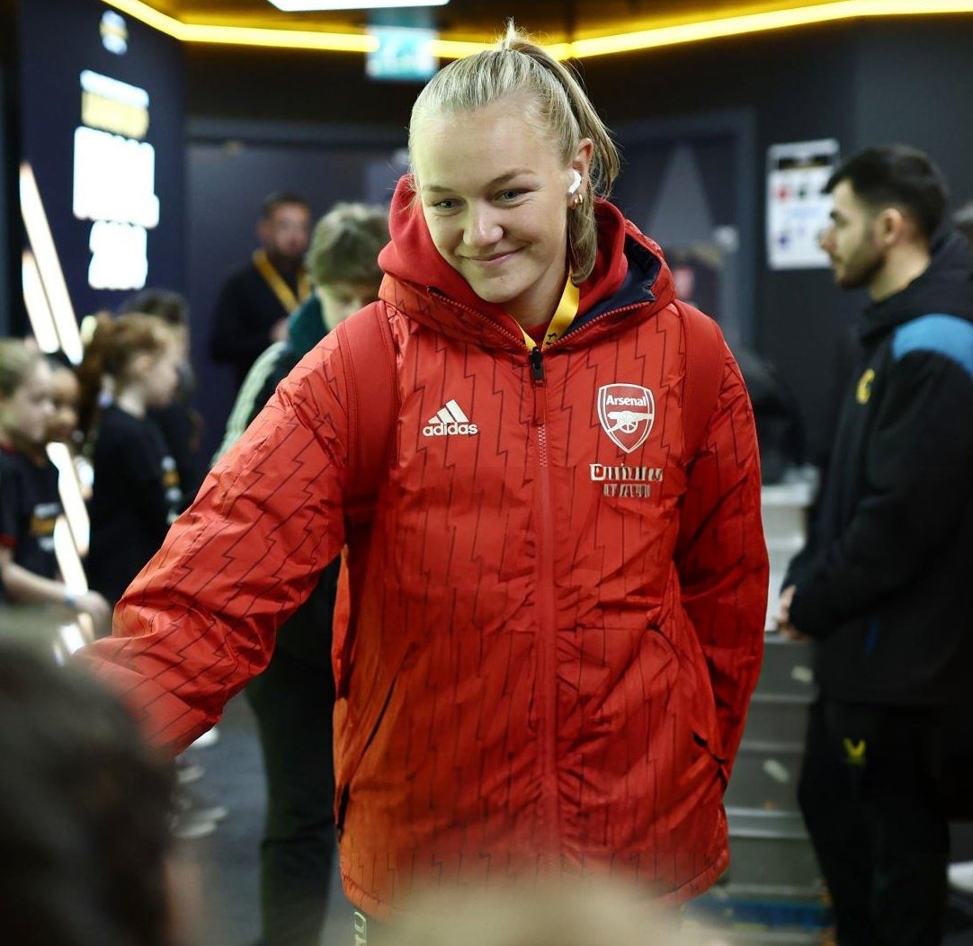 wa3lly's tweet photo. we are all thinking of you, frida. get well soon! ❤️ https://t.co/f6FzakgFXg