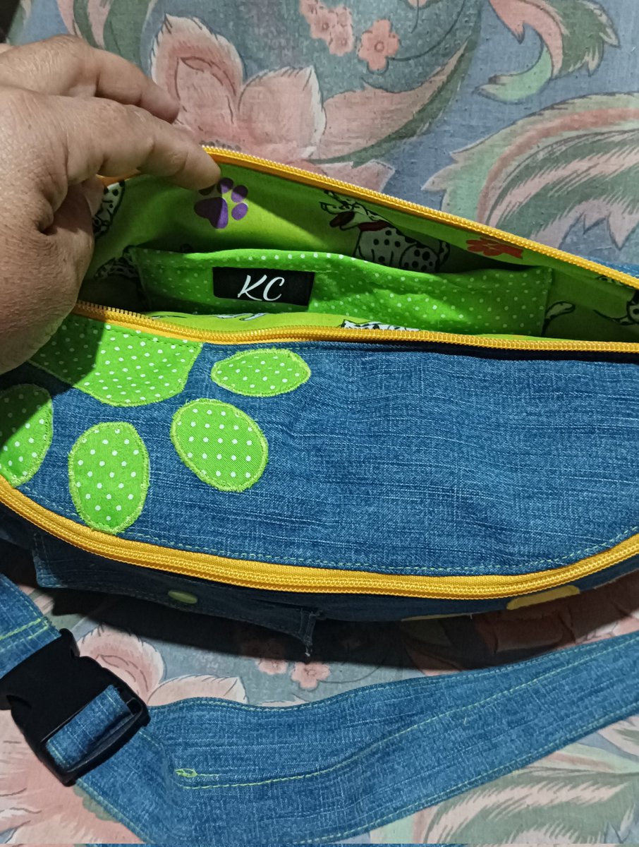 #Banano o #Riñonera a la venta , fabricación propia , para alimentar a los rescatados 🐾🐾💕