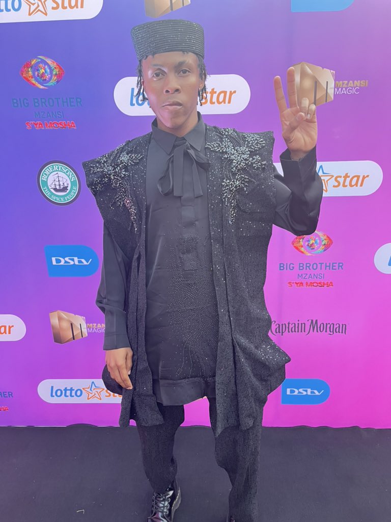 's tweet image. Young Papi hanging out with @dstv this evening at Fourways in Altitude beach for #BBMzansi  season Finale watch party🎉 🎉🎉🎉🎉