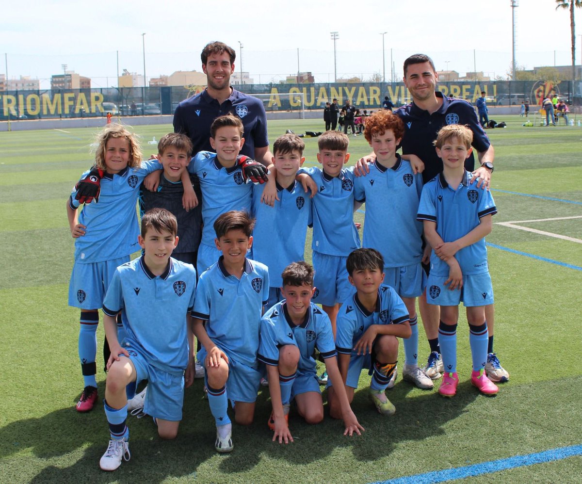 🥈 Nuestros benjamines subcampeones de la Yellow Cup 

🐸 Gran trabajo! 

#OrgullGranota