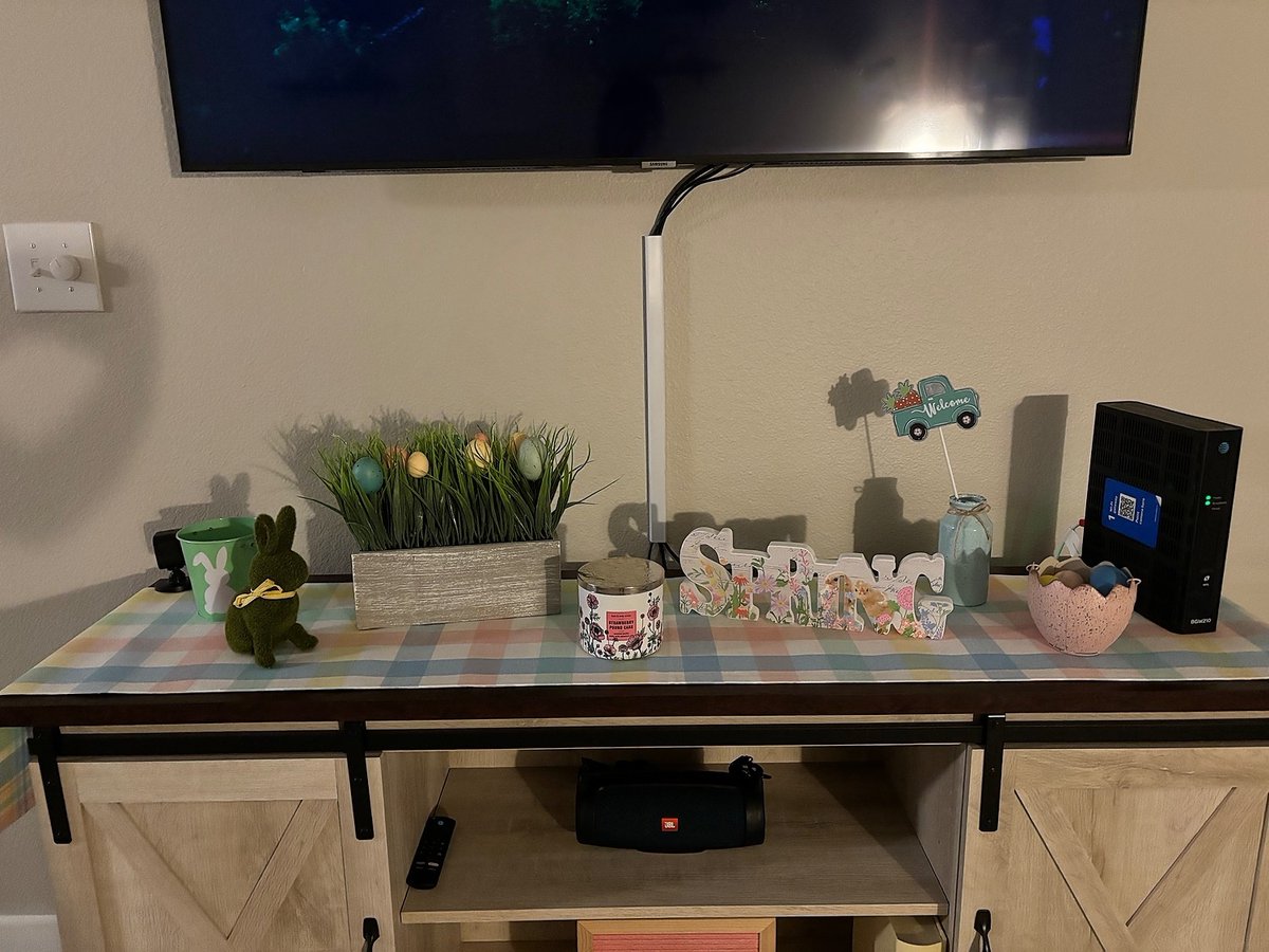 TradehouseatBul's tweet image. Who else is ready for spring?? Thank you to Nicole G. for this lovely picture of her beautiful home! Here at Tradehouse, we have the perfect unit for everyone to feel at home!!
.
.
.
#spring #suntimefuntime #tradehouse #comejoinus #community #weloveourreisidents