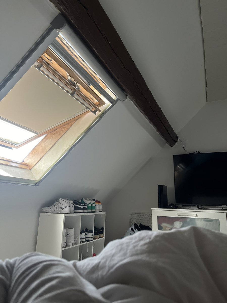 Myr (@myrrrdn) on Twitter photo 