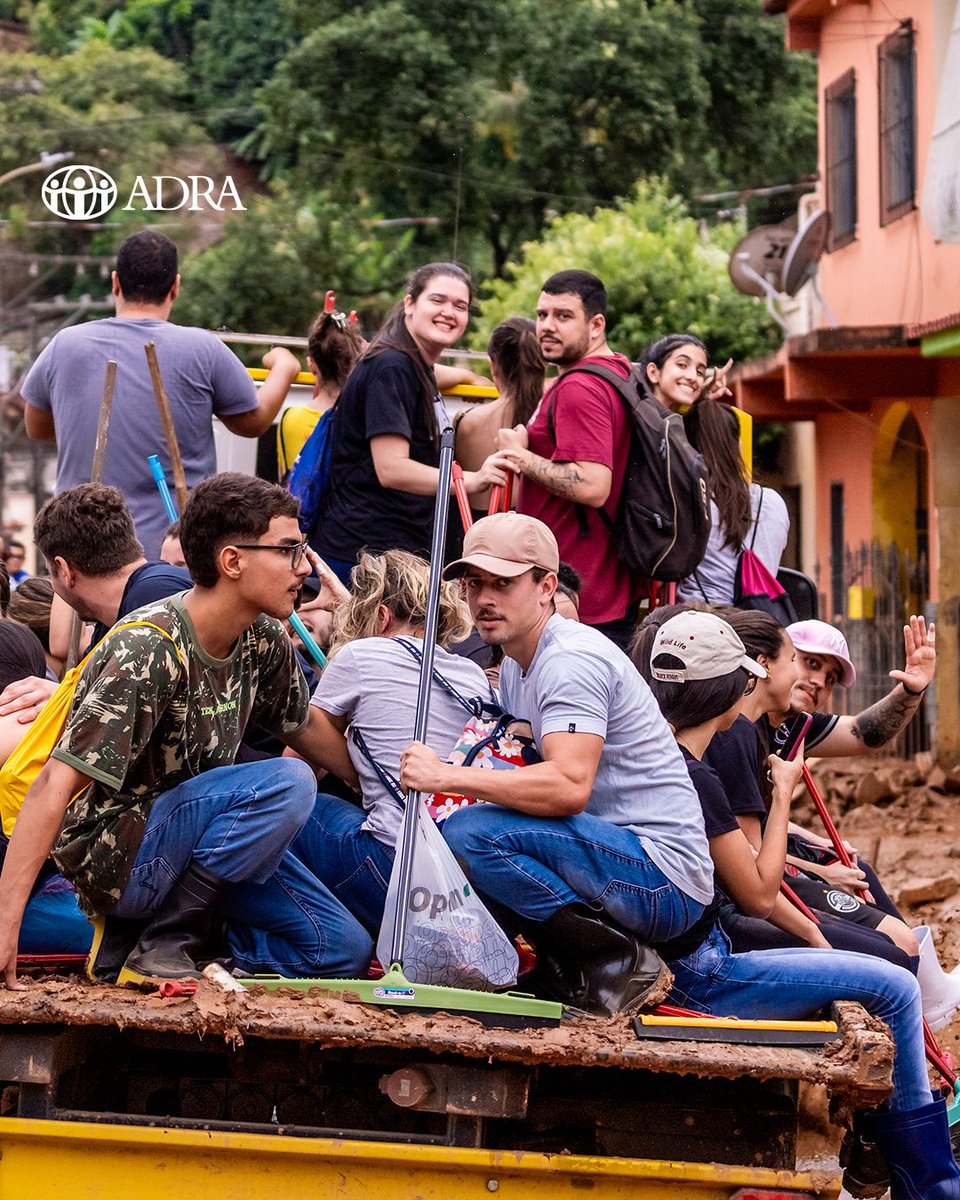 ADRABrasil's tweet photo. Separamos algumas fotos de Mimoso do Sul-ES para que você possa acompanhar a situação.
❗Precisamos de ajuda para comprar mais kits de limpeza. Você pode ajudar?
💚PIX: sos@adra.org.br
#SOSEspíritoSanto
#ADRAresponde https://t.co/OdT3rwKivX