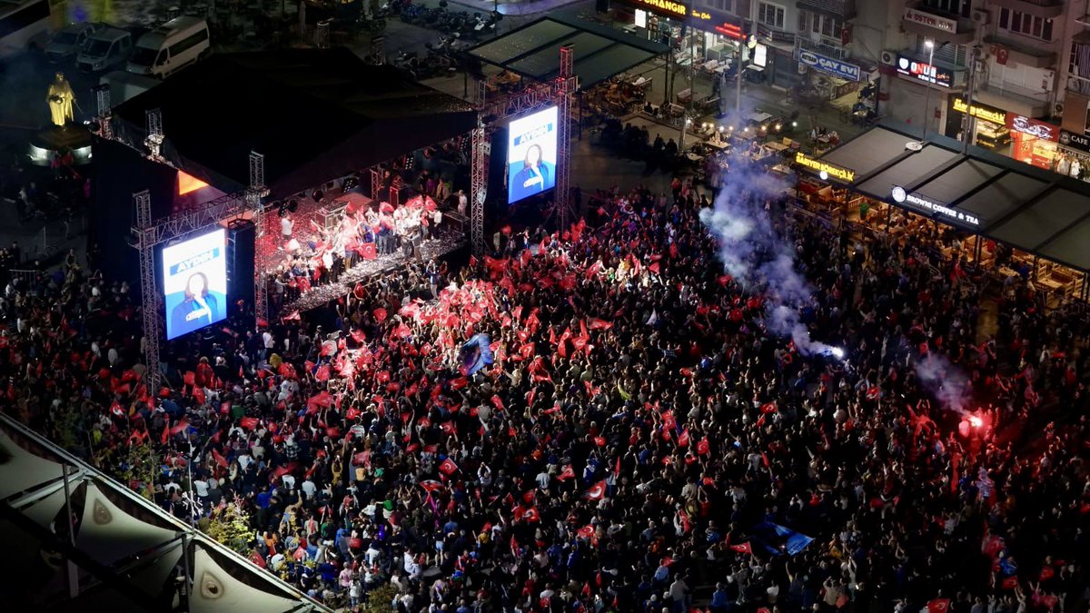 OZLEM_CERCIOGLU's tweet photo. Muhteşemsin #Aydın! 💙

#özlemleyolumuzaydın https://t.co/8tFbC0c1f7