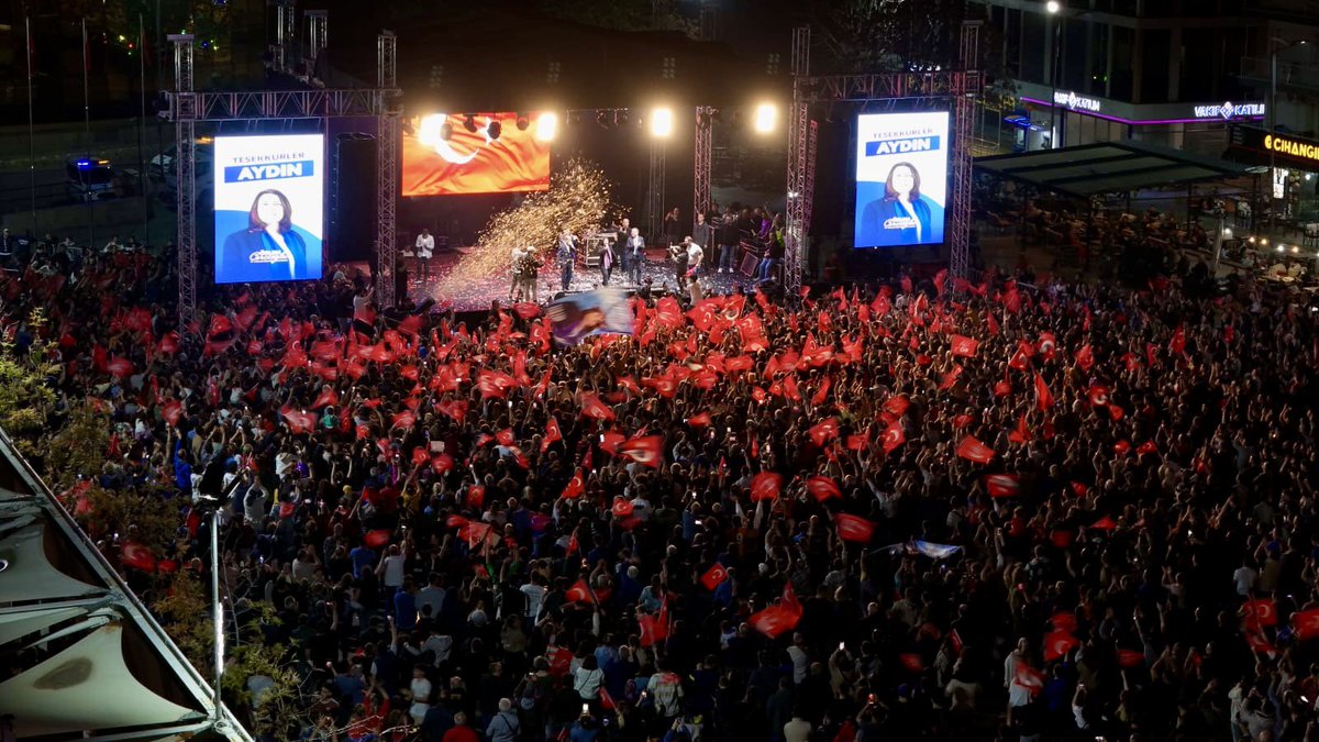 OZLEM_CERCIOGLU's tweet photo. Muhteşemsin #Aydın! 💙

#özlemleyolumuzaydın https://t.co/8tFbC0c1f7