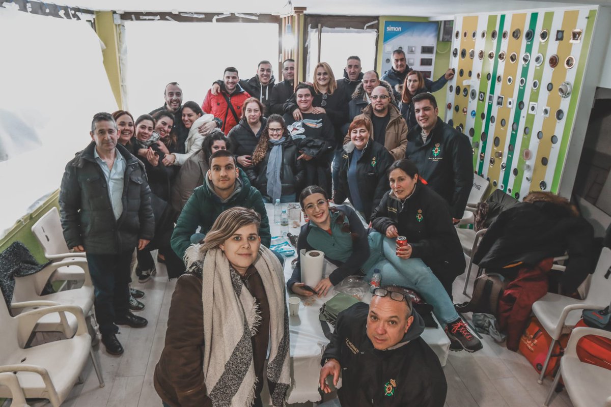 BandaPiedadVall's tweet photo. Cerrando la Semana Santa 2024, juntos los componentes compartiendo otra comida más. https://t.co/LJEiHldoWC