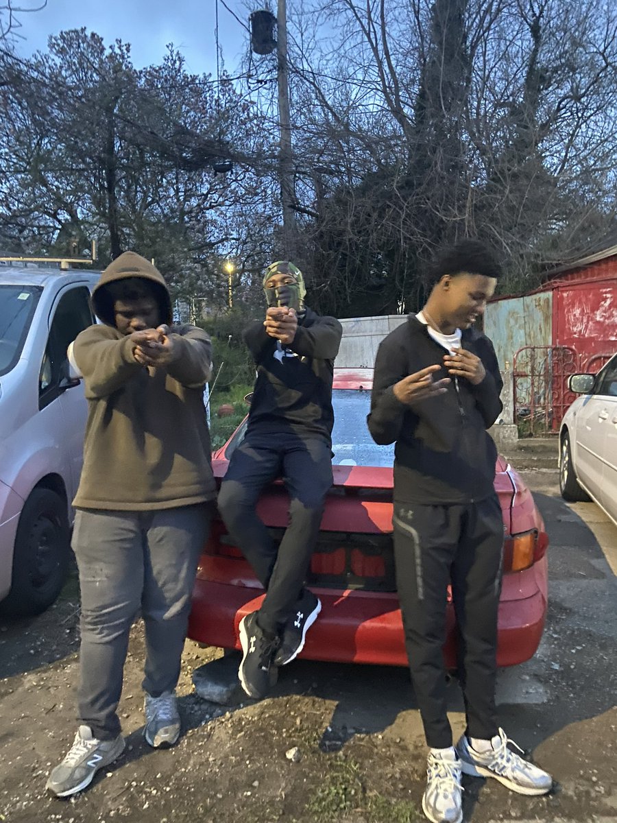 ChinooLLM's tweet photo. We draggin every day till Ty back home 💯 #MBS #AMU #EFK https://t.co/3qSMRWI528