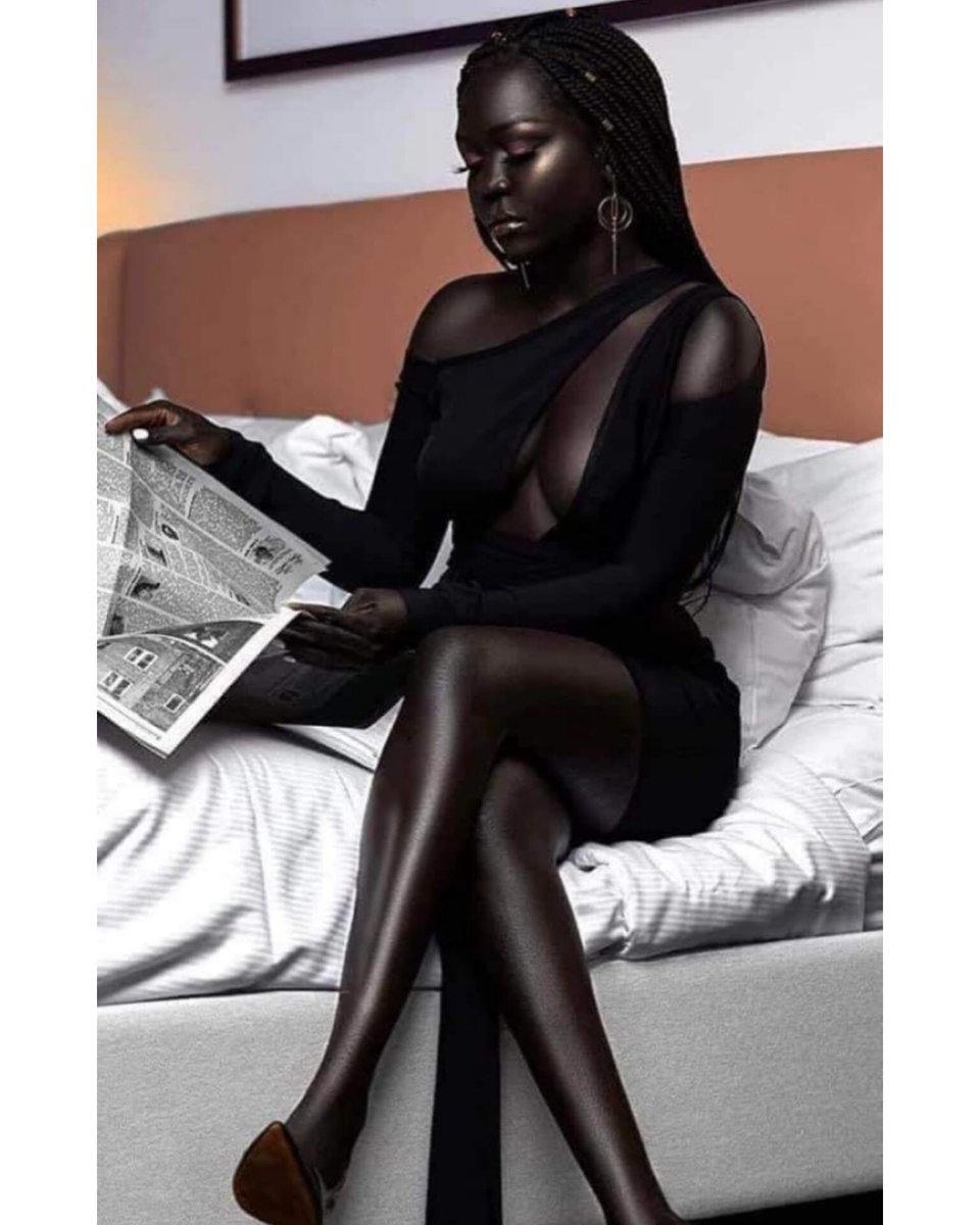AfricanHub_'s tweet photo. Beautiful Nyakim gatwech from south sudan 🇸🇸 is the darkest complexion in the world

Your comments on this ... https://t.co/8STLkeXkuy