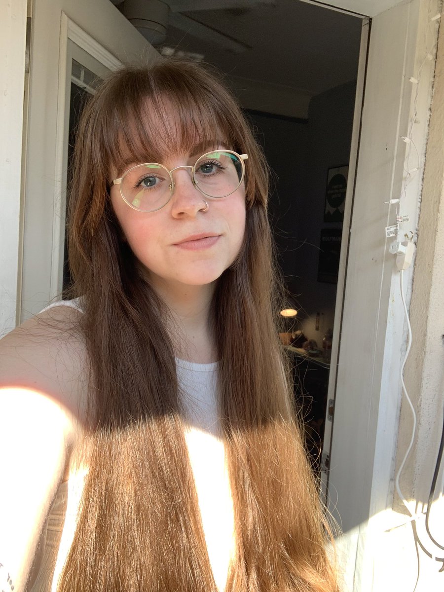 elSyd111's tweet photo. oops I gave myself bangs (I promise I’m not having a breakdown) https://t.co/6BiQE8UYeQ