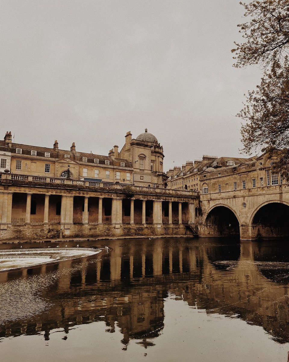 NostAcademia's tweet photo. Bath, England 🤎 Dark Academia 
By: __suzannah https://t.co/Xkfc2LawFk