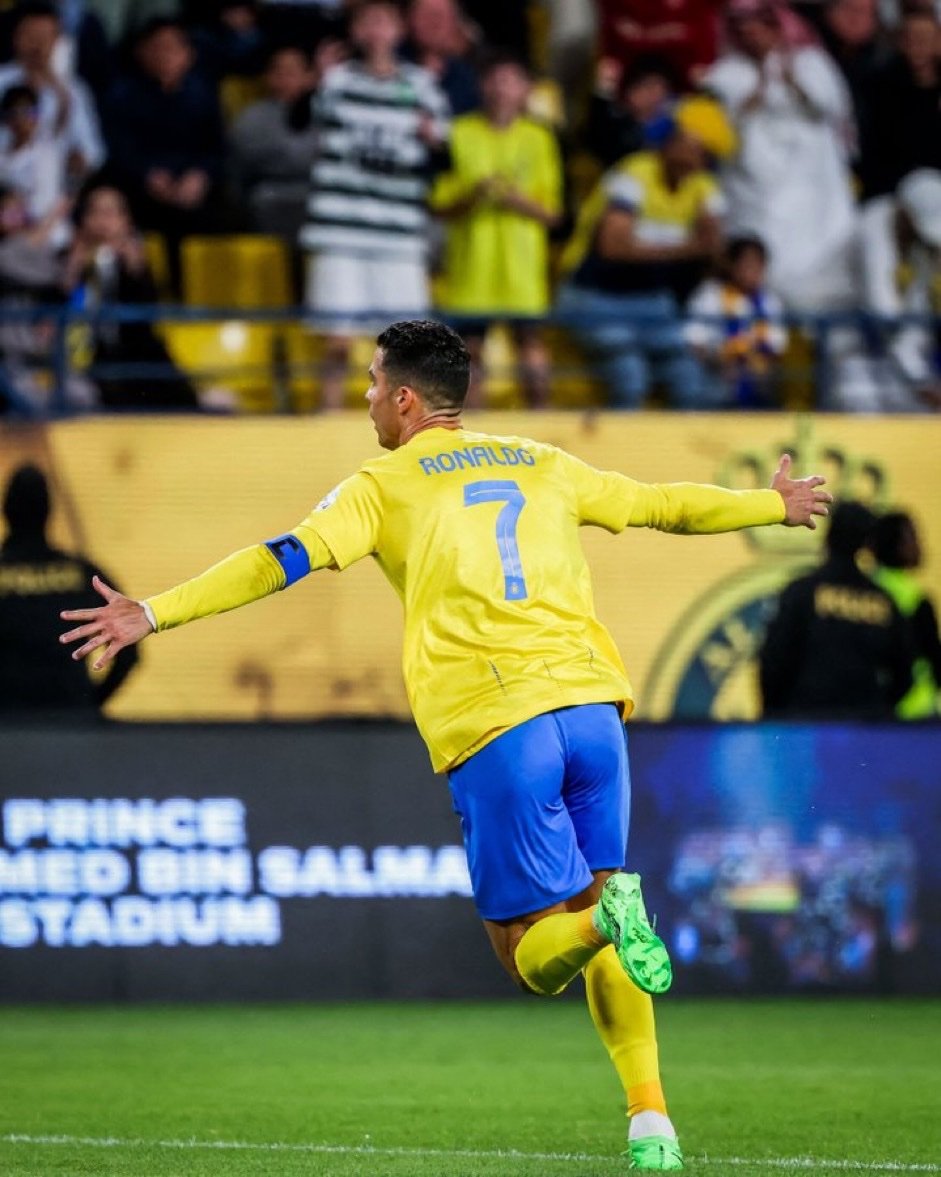 🎩 Cristiano Ronaldo's treble in yesterday's 5-1 victory over Al-Tai was his 64th career hat-trick!✨ 👉 2nd hat-trick this season 👉 4th Al-Nassr hat-trick 👉 43rd league hat-trick 👉 54th all time club hat-trick 👉 64th senior career hat-trick 👉 26 league goals this season…