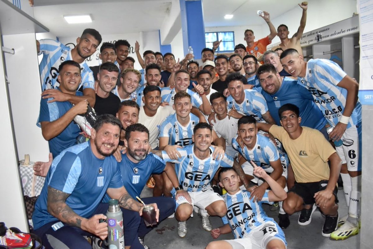 ClubARacing's tweet photo. Día de Pascuas? 𝗘𝘀𝘁𝗲 𝗲𝗾𝘂𝗶𝗽𝗼 𝘁𝗶𝗲𝗻𝗲 𝗵𝘂𝗲𝘃𝗼𝘀 🩵🤍 https://t.co/QYFMpjPz8G