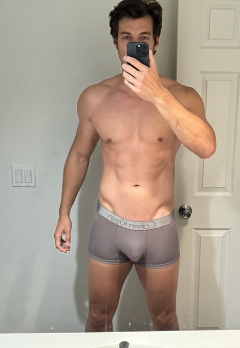 I&rsquo;m selling used underwear and swimwear. You have a unique opportunity to own a piece for yourself. Inquires<a href="/tag/throwback"class="tags"><span>#throwback</span></a>