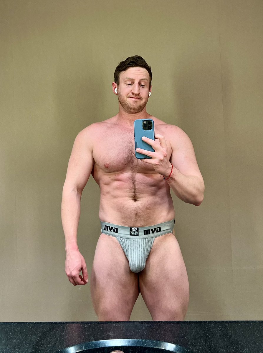 maskeddoc127's tweet photo. Anyone want to find where the Easter bunny hid my eggs?? 😜🐰🥚🍆🥚 https://t.co/INFA2wMqJy