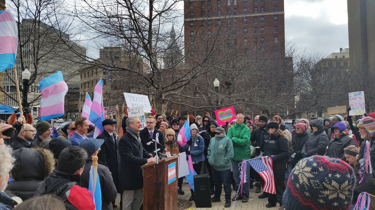 Here in New York, we have worked to protect the rights of transgender and non-binary individuals. All New Yorkers should always be able to live authentically, free from violence, discrimination, and hate. #TransDayOfVisibility