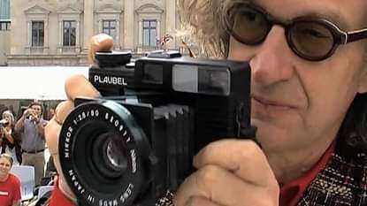 Los fetiches fotográficos: Wim Wenders y una portentosa Makina Plaubel.