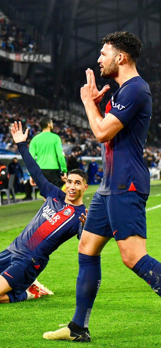 Maxikichtac's tweet photo. @PSGColdPics en fond d'écran pour tous mes frères https://t.co/aNApkdESNE