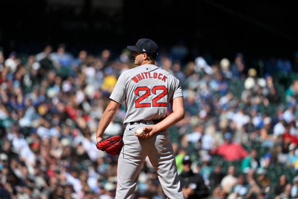 BostonStrong_34's tweet image. 5 IP, 3 H, 1 ER, 0 BB, 8 K #Whit 👏🏻