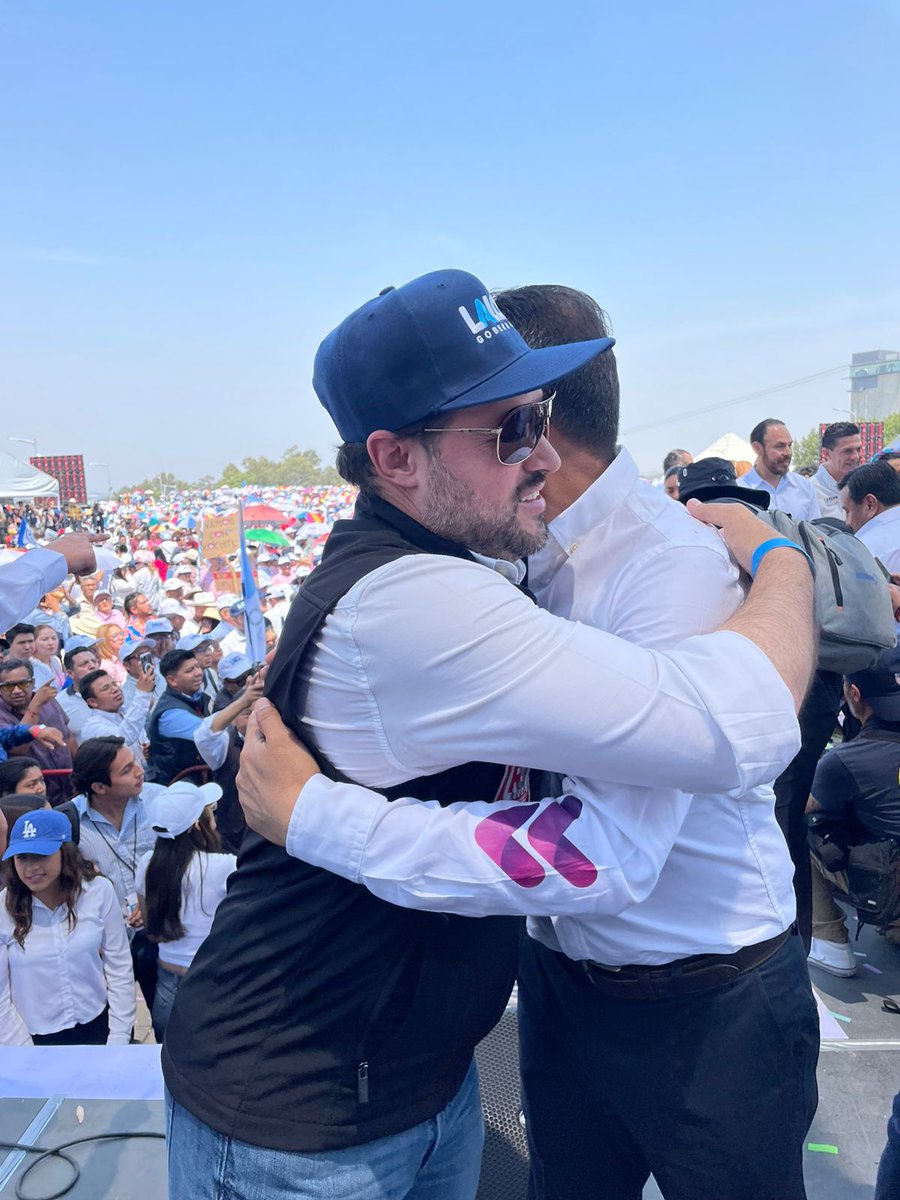 MNP_Puebla's tweet photo. 🔴 Desde la dirigencia estatal de #MNP Puebla, acudimos al inicio de campaña del próximo gobernador del estado @eduardorivera01.
Unidos y en alianza hasta el próximo 2 de junio. ✅
#RSP #MejorRumboParaPuebla #PorUnMexicoSinMiedo #SomosProgresistas https://t.co/q4WS3KVbB5