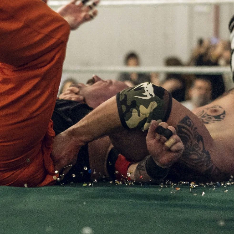 LacayoSur's tweet photo. La violencia és efímera... ❤️🩹✌️
#wrestling #luchalibre #hardcorematch #deathmatch #Blood #gcw #Spain #lucha #extreme #barcelona https://t.co/wYN1DeJzVU