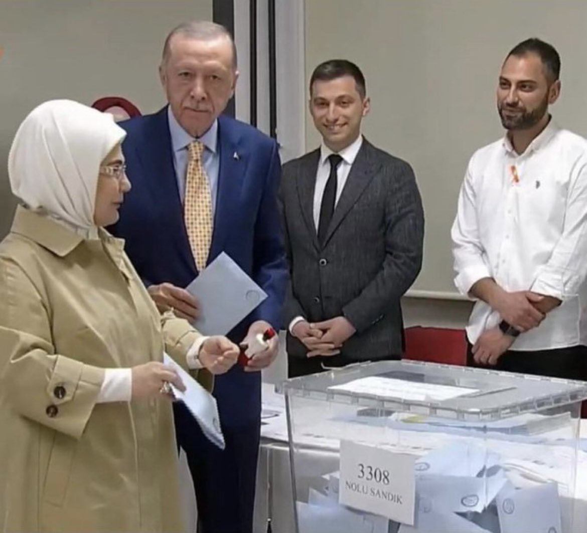 EstNewin's tweet photo. Göklerden gelen bir karar vardır...
Sakın kader deme kaderin üstünde 
bir kader vardır...
@RTErdogan
@Akparti
@isikhanvedat
@eczozgurozel
@herkesicinCHP
@memetsimsek
@rprefahpartisi
@ErbakanFatih

Seçimler Hayırlı Olsun 
#ÇırakStajyerSonucuBelirledi 
#Sandıktan3308Çıktı https://t.co/4blE9slowa
