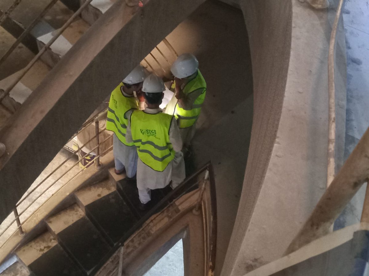 Haroonmahsud3's tweet photo. STCS Dera Ismail Khan,  students are assessing risk and giving briefing on Risk assessment.

#safetyfirst #riskassessment #safetyprofessionals 
#smarttrainingsandconcultancyservices 
#everyone #WorldSafety #highlights
#petrolprice #ShaheenShahAfridi 
Pakistan Mohsin Naqvi https://t.co/1d20WFz0bq