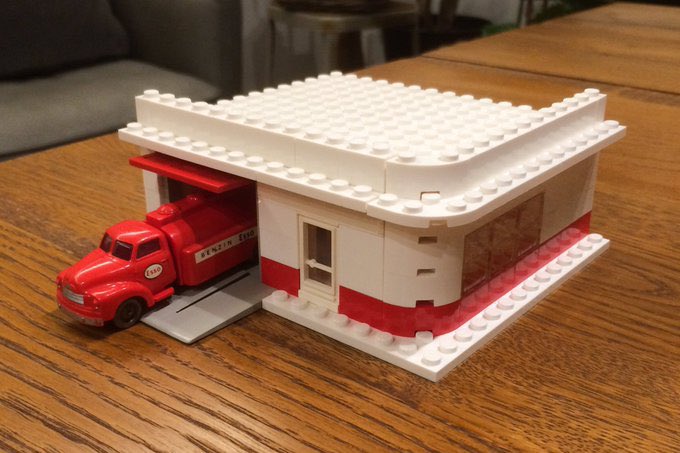 売れたで(^^)(^^)(^^)(^^)(^^)(^^)(^^) 今夜落札した60年代のジャンクLEGOは欲しかった廃番パーツが諸々入っ