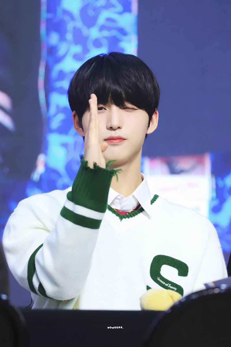 𝟐𝟑𝟎𝟑𝟏𝟐 🪄

너에게 반했음^

#은휘 #HWI
#AprilFoolsDay