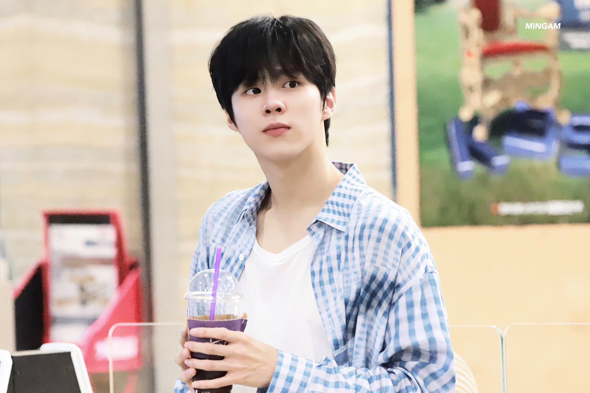 mingam_1026's tweet photo. 230719
#AprilFoolsDay 
#김우석 #KIMWOOSEOK https://t.co/NYx7Hs56lz