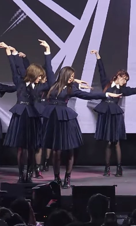 UpRatta's tweet photo. พบนางนกกระยาง ทายาทอ้อนแอ้นเอวหัก #DarenoKotowoIchibanAishiteruTH #BNK48 #PopperBNK48 https://t.co/GBxEj3d3Y5
