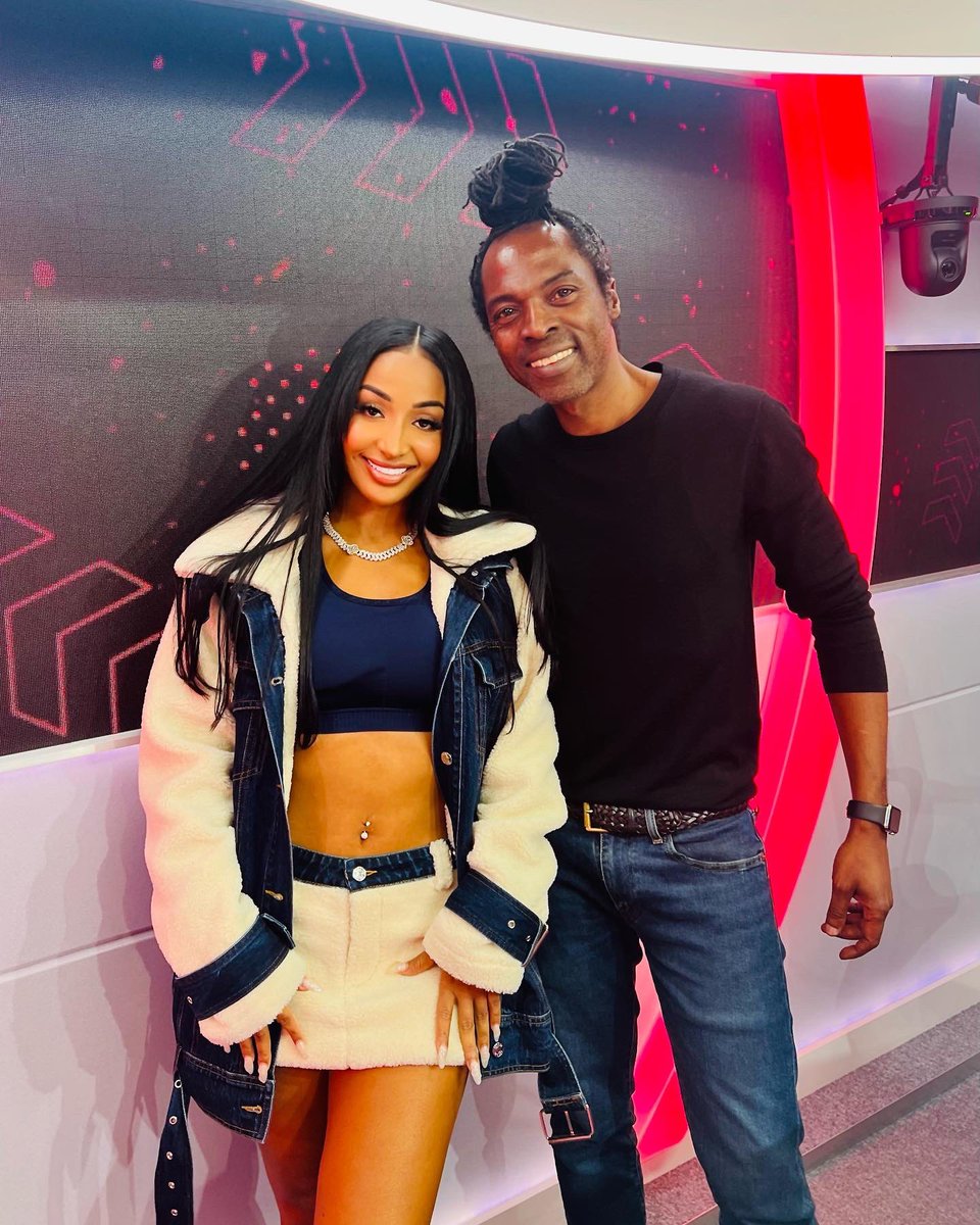 RASKWAME's tweet photo. @SHENYENG #Shenseea ๐ฅ๐ฅ@thereggaerecipe @CapitalXTRA tonight from 10pm! TuneIn ๐ป๐ป
#Interview #Dancehall #Reggae #Afrobeats #Afrobashment #UK๐ฅ
#InDaMix https://t.co/uOaIVzy8ok