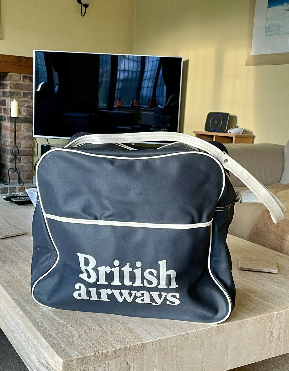My other find in Dad’s garage is a retro @British_Airways flight bag that’s my new swim bag…#CoolBritannia