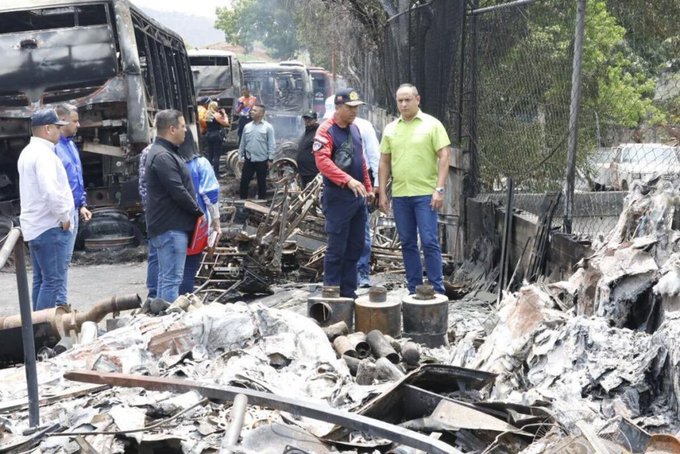 #NotiMippCI 📰🗞| Autoridades ofrecen detalles del incendio registrado en la sede de TransAragua. Lea más⏩mippci.gob.ve/index.php/2024… #VenezuelaPotenciaDePaz