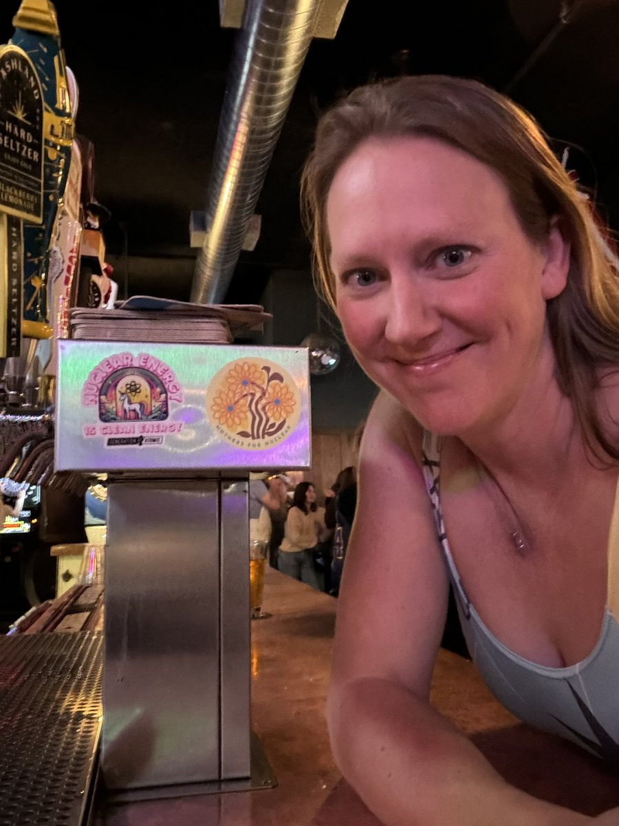 Had a great time last night going out to see Atom & the Breaknecks- had to decide whether to wear my mint green nuclear unicorn hoodie (@Gen_Atomic!) over my mint green atom dress. That’s a no go. Settled for adding some stickers to the taps, as suggested by bartender. ⚛️♥️🦄🍻